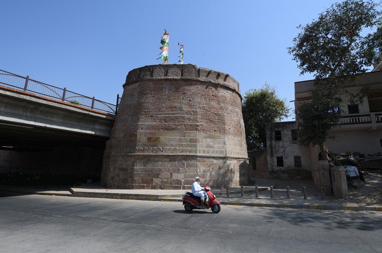 Manek Burj, Ahmedabad, Gujarat - Vushii.com